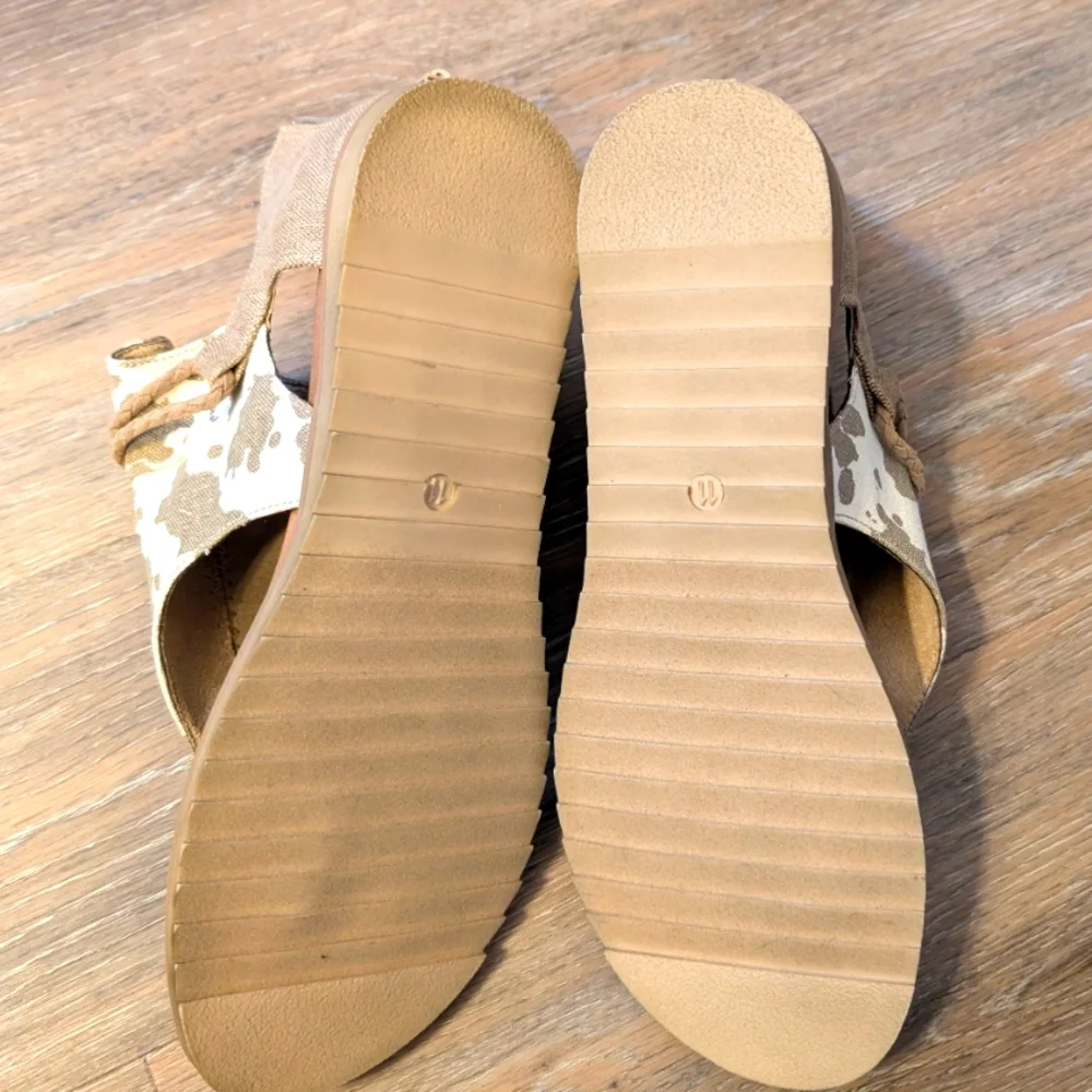 Sandals - Picture 4 of 4